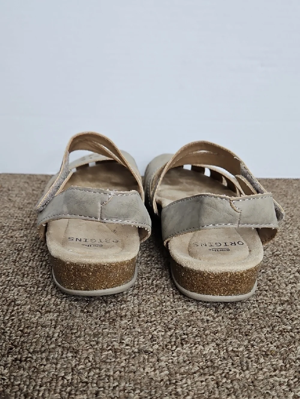 Origins Earth Taupe Cutout Flats Sandals Bosk Brenda Sz 6 Womens